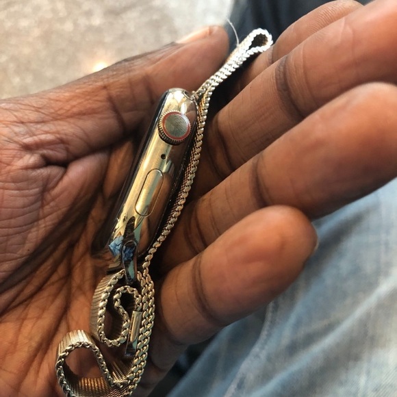 GOLD APPLE WATCH SERIES 8 BRAND NEW NO SCRATCHES AT ALL CRISPY OPEN BOX - Picture 6 of 8